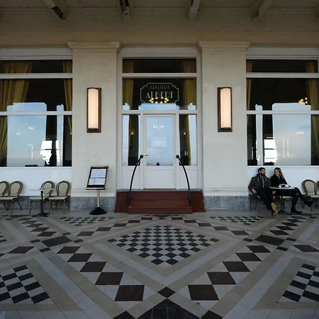 Thermae Palace 4* אוסטנדה